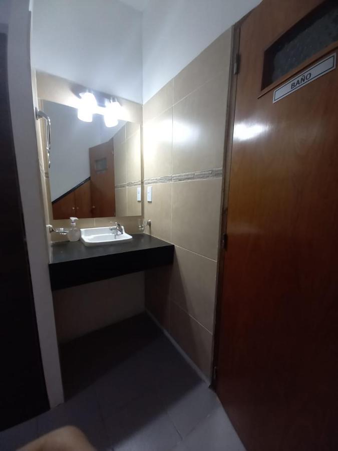 Apartamentos Willy - En Zona Residencial Con Estacionamiento Мендоса Екстер'єр фото