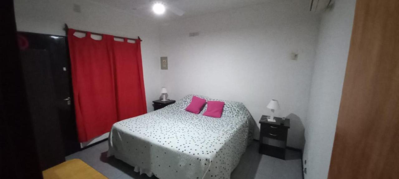 Apartamentos Willy - En Zona Residencial Con Estacionamiento Мендоса Екстер'єр фото