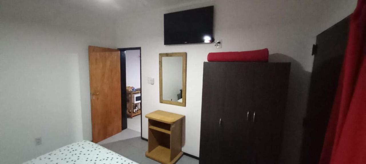Apartamentos Willy - En Zona Residencial Con Estacionamiento Мендоса Екстер'єр фото