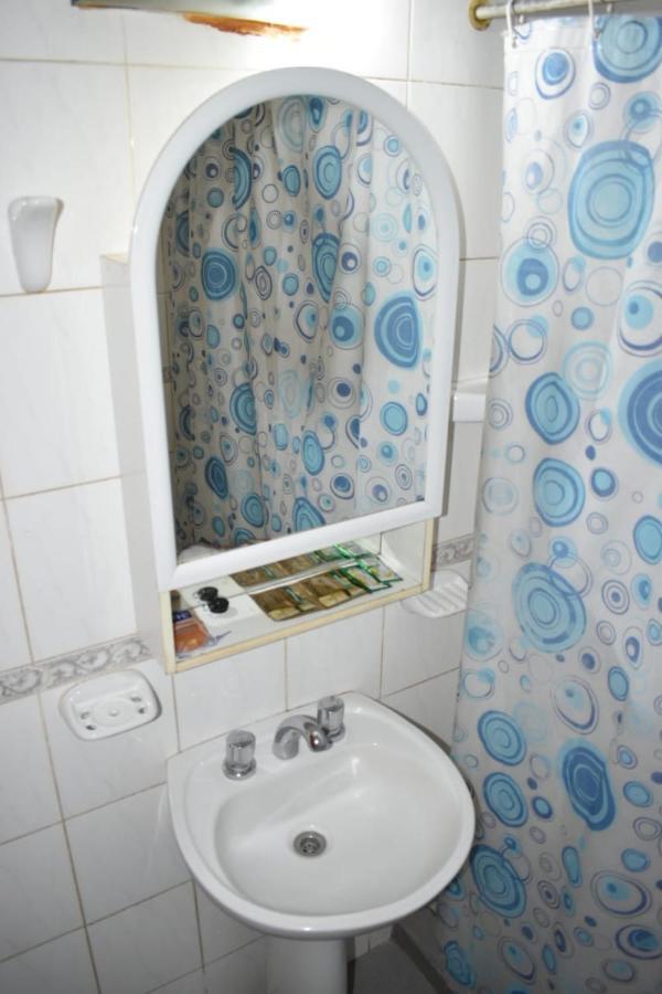 Apartamentos Willy - En Zona Residencial Con Estacionamiento Мендоса Екстер'єр фото